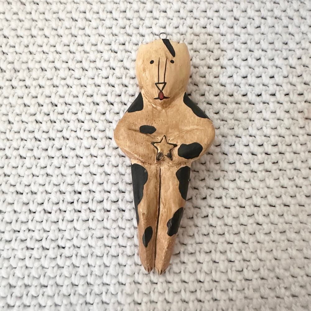 Primitve Hand Carved Spotted Dog Holding Star Wooden Ornament Unsigned READ